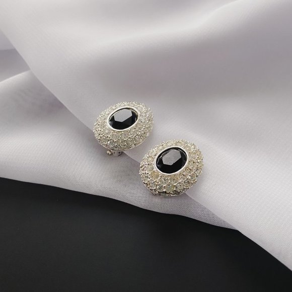 Roman Jewelry - Vintage Roman Signed Elegant Oval Dome Black Rhinestone Crystal Clip On Earrings